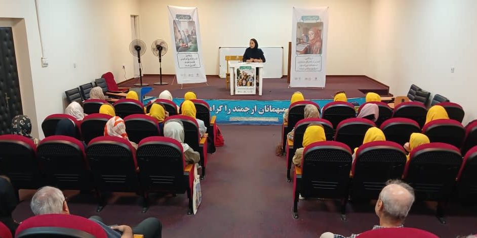 کارگاه آموزشی پیشگیری از دمانس و آلزایمر در سرای محله اکباتان به مناسبت هفته سلامت 1404