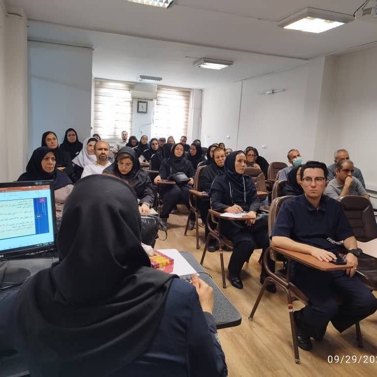 سخنرانی انجمن دمانس و آلزایمر ایران در بیمارستان کاشانی به مناسبت ماه جهانی آلزایمر