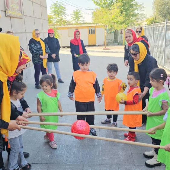 در ۲۰ مهر ۱۴۰۴، مهدکودک امید فردا میزبان برنامه «ورزش و بازی مادر‌بزرگ‌ها با کودکان» شد. حدود ۵۰ شرکت‌کننده در فعالیت‌های بین‌نسلی شرکت کردند و نزدیک به ۱۰ پرسش مطرح شد.