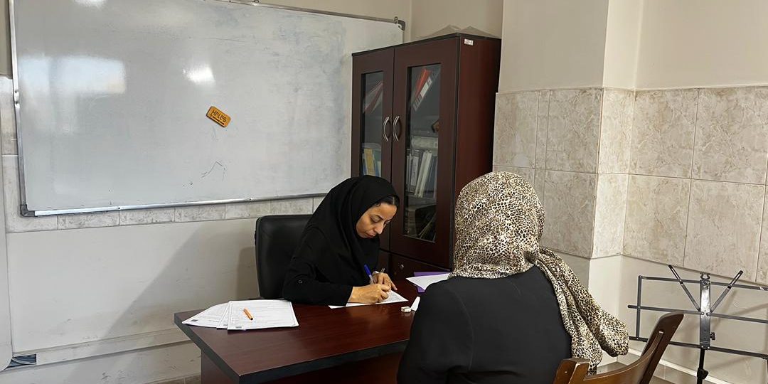 در سرای محله شهرک بیمه، ۲۲ تست حافظه توسط روان‌شناس انجمن دمانس و آلزایمر ایران انجام شد. نتایج بررسی و افراد در معرض خطر برای ارزیابی تخصصی معرفی شدند.