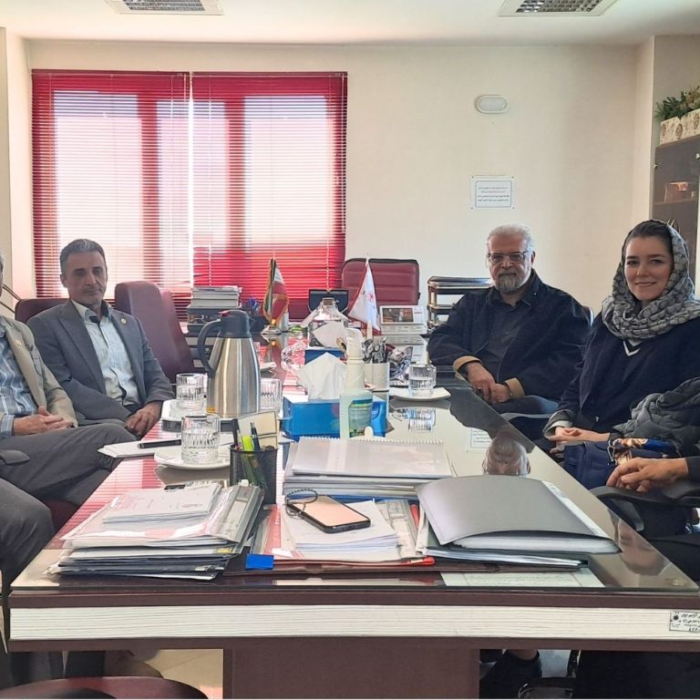 بازدید مدیر روابط عمومی بانک خاورمیانه از انجمن دمانس و آلزایمر ایران