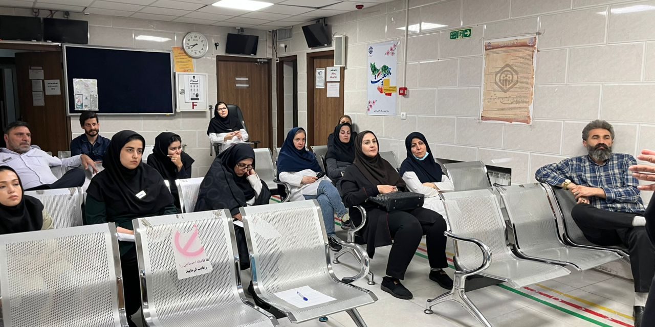 جلسه آموزش همگانی انجمن دمانس و آلزایمر ایران در کلینیک تأمین اجتماعی جلسه آموزش همگانی انجمن دمانس و آلزایمر ایران در کلینیک تأمین اجتماعی