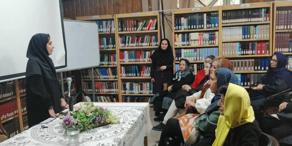 برگزاری کارگاه آموزش همگانی پیشگیری از بیماری آلزایمر در خانه فرهنگ آیه